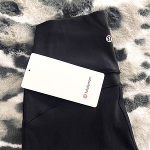 Lululemon In Movement Tight 28”